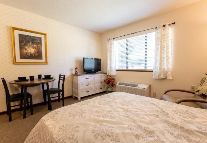 Single One-Bedroom for Seniors in Assisted Living Apartment Single One-Bedroom for Seniors in Assisted Living Apartment